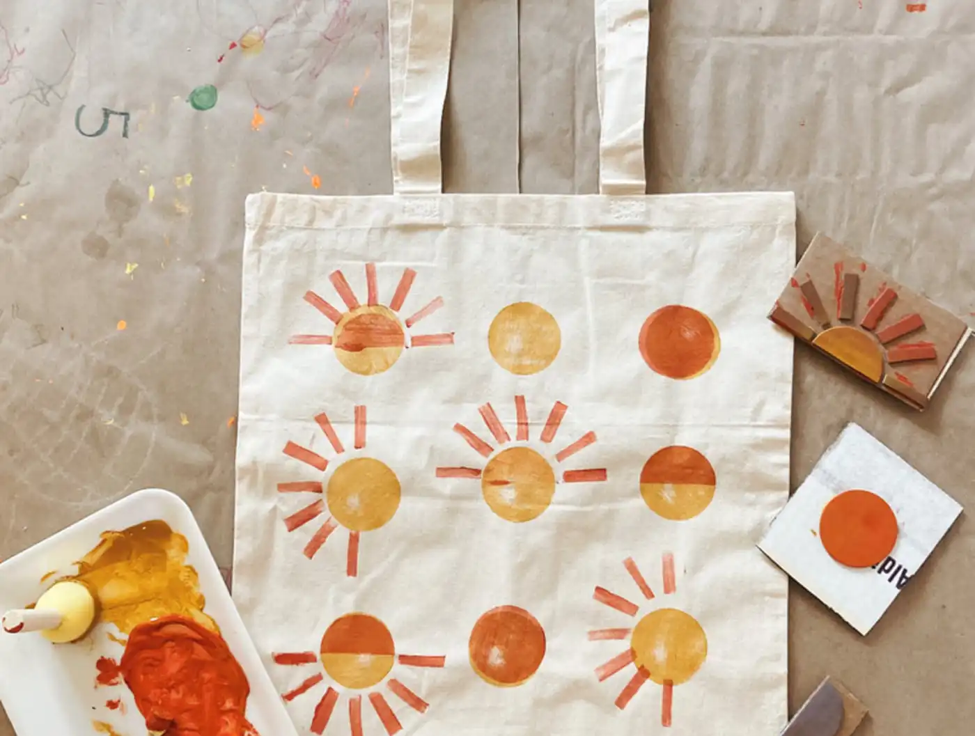 Paint a tote for customised tote bags